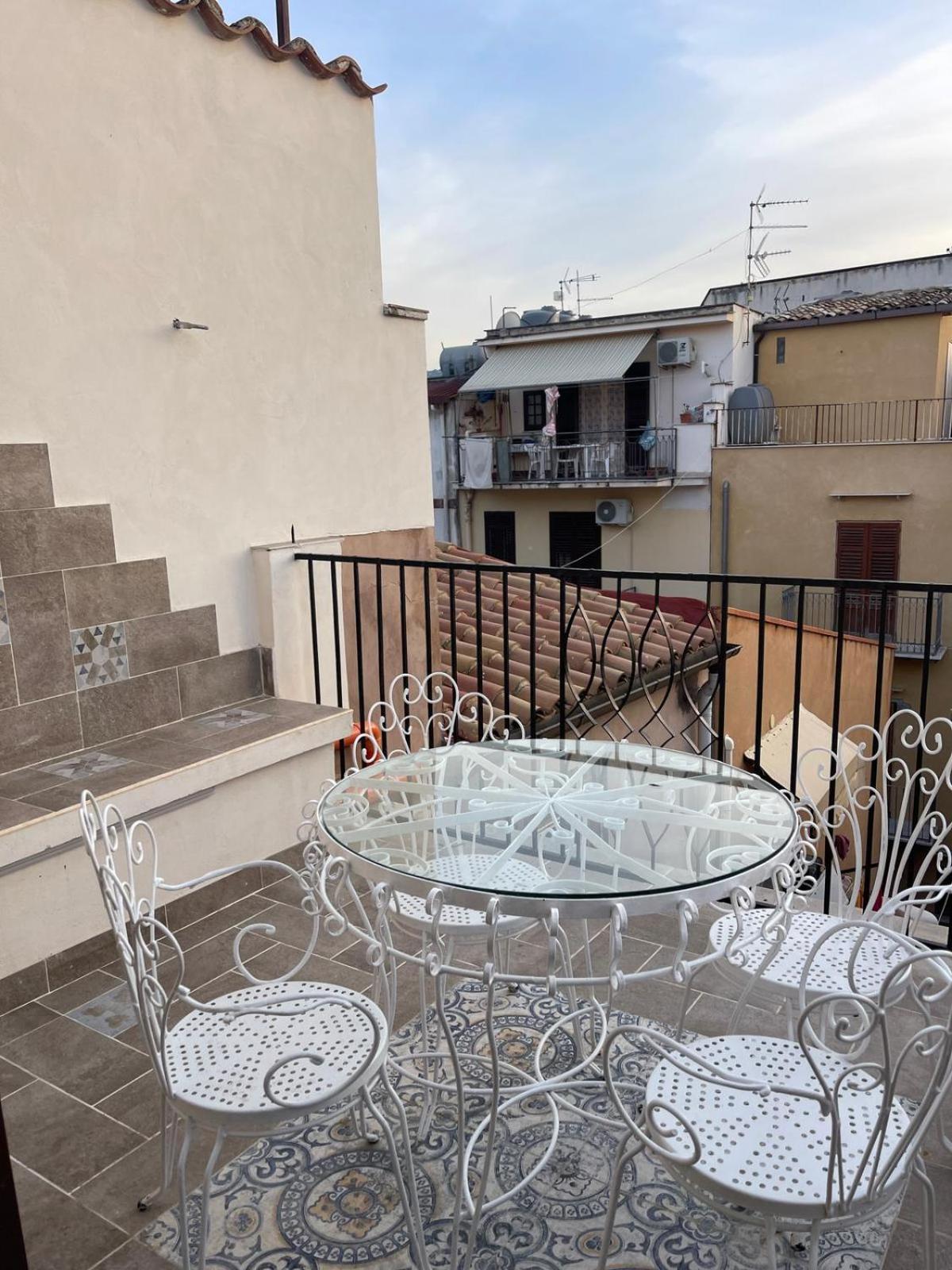 B&B Antichi Cortili Termini Imerese Exterior foto